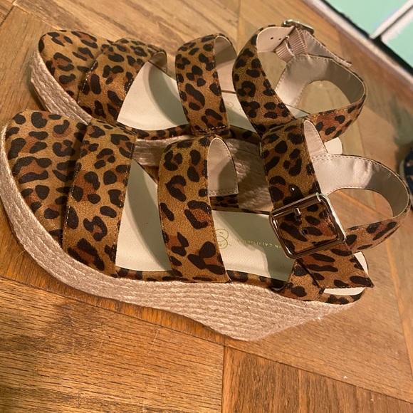 Vegan Buffet Espadrille Wedge
6.5 | Camel - Picture 2 of 6